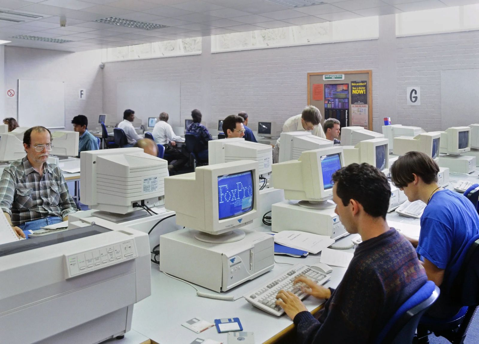 Fedezd fel az IT ipar izgalmas történeteit a 2000-es évekből